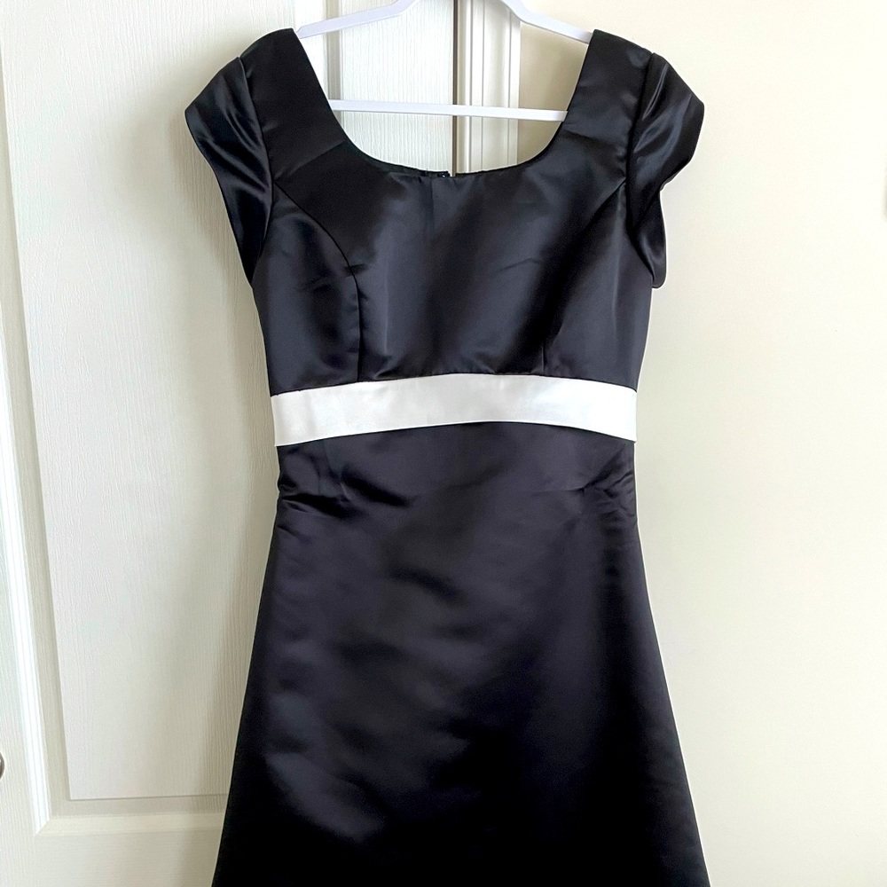 Women’s Black and White gown size 14 NWOT